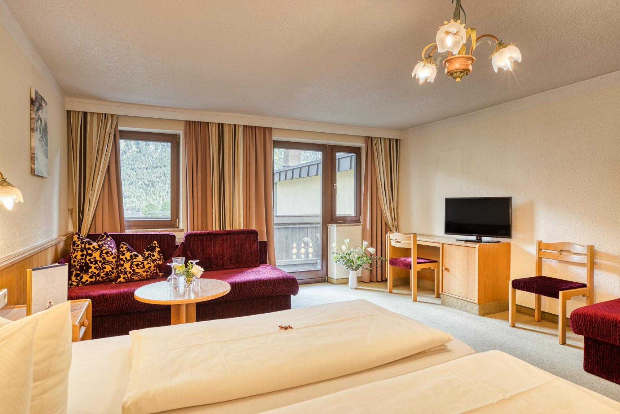Hotel Zum Lamm Tarrenz Dış mekan fotoğraf