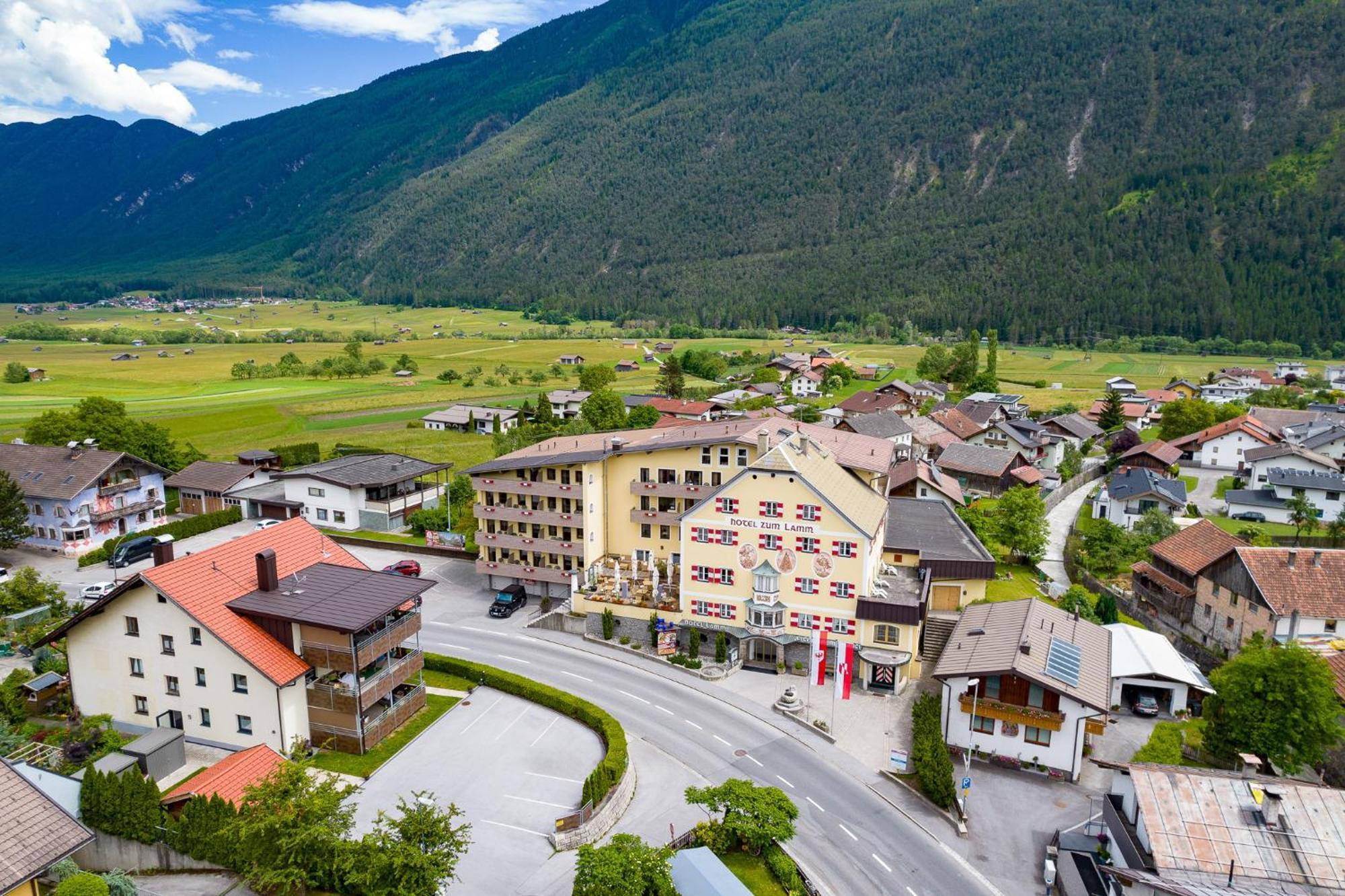 Hotel Zum Lamm Tarrenz Dış mekan fotoğraf
