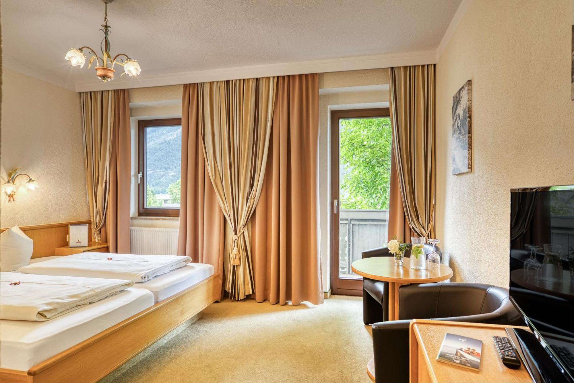 Hotel Zum Lamm Tarrenz Dış mekan fotoğraf
